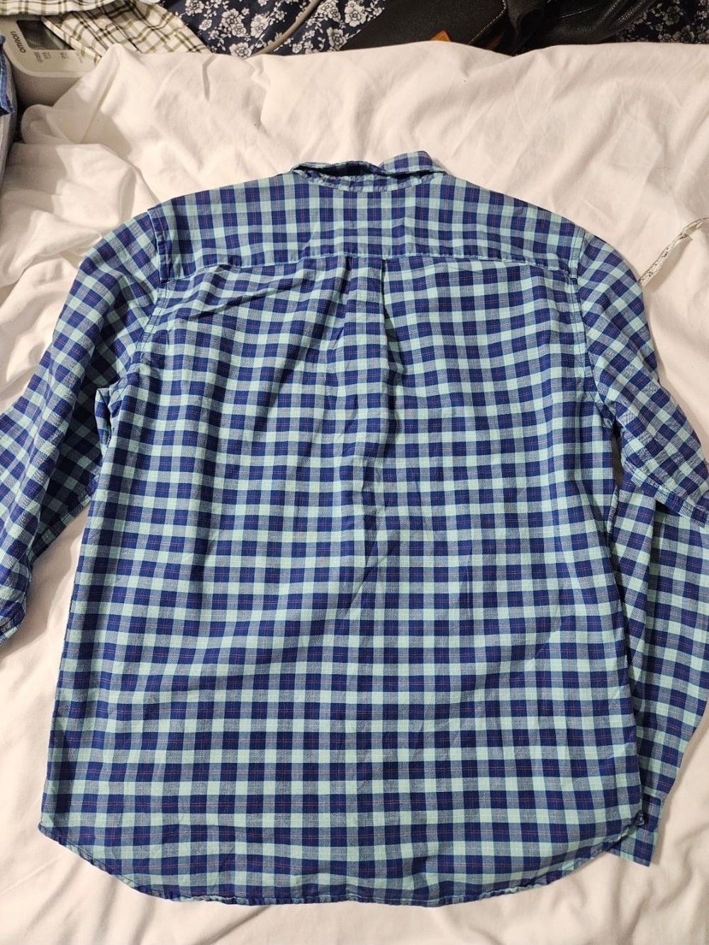 GAP Men's Blue and Teal Plaid Button-Down Shirt - Picture 5 of 6